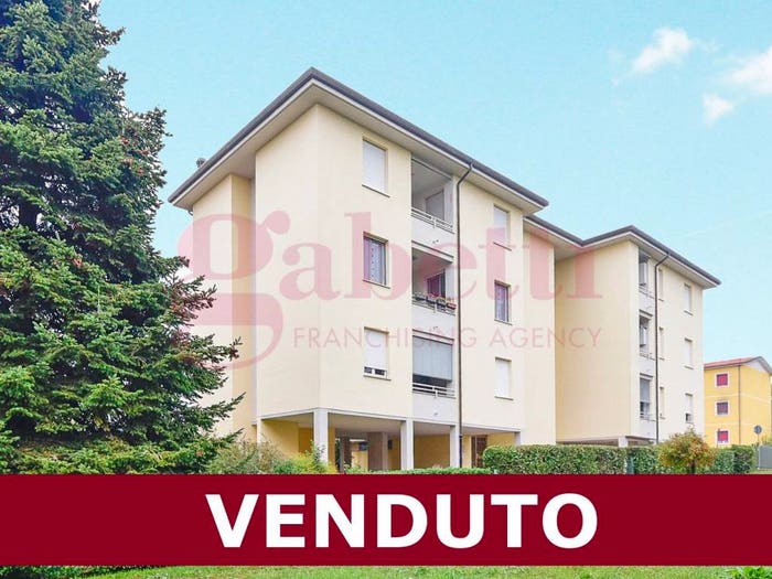 Appartamento quadrilocale in vendita in Via Papa Giovanni XXIII, Centro, Figino Serenza