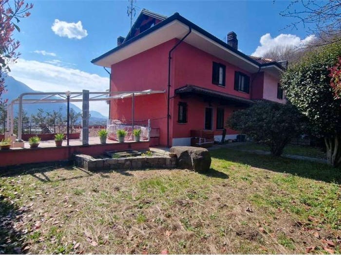 Casa quadrilocale in vendita in Fraz Ramate, Gabbio Cereda Ramate, Casale Corte Cerro