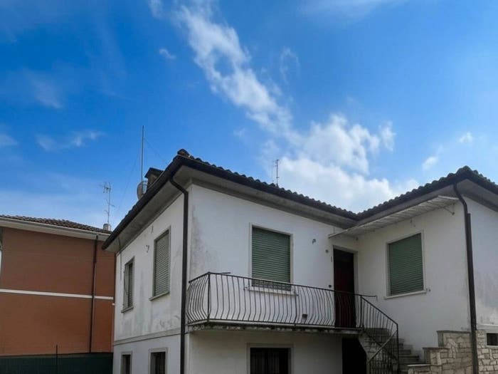 Casa trilocale in vendita in Centro, Torricella Verzate