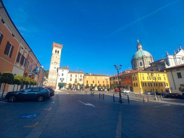 Appartamento quadrilocale in vendita in Via Sorattino, Lonato, Lonato del Garda