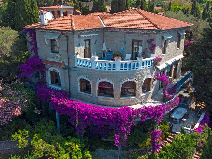 Casa con 6 locali in vendita in Zona Collinare, Bordighera
