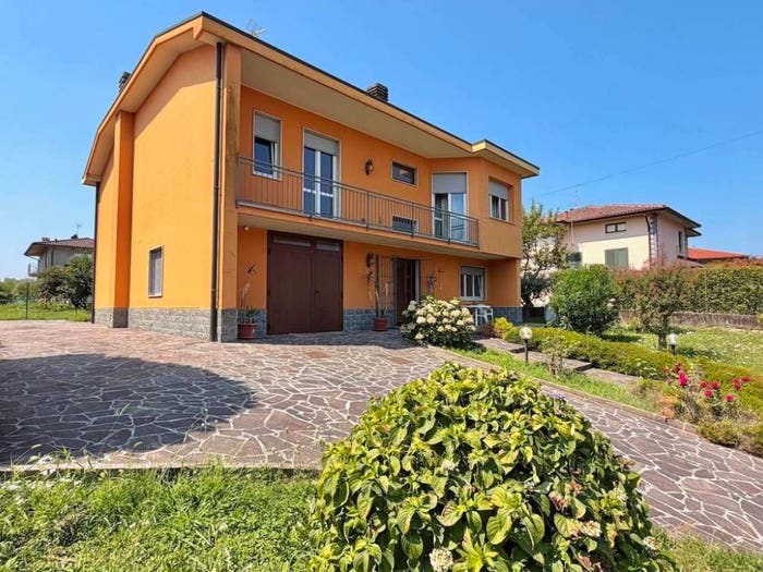 Casa con 6 locali in vendita in Via Milano, Centro, Terno d'Isola