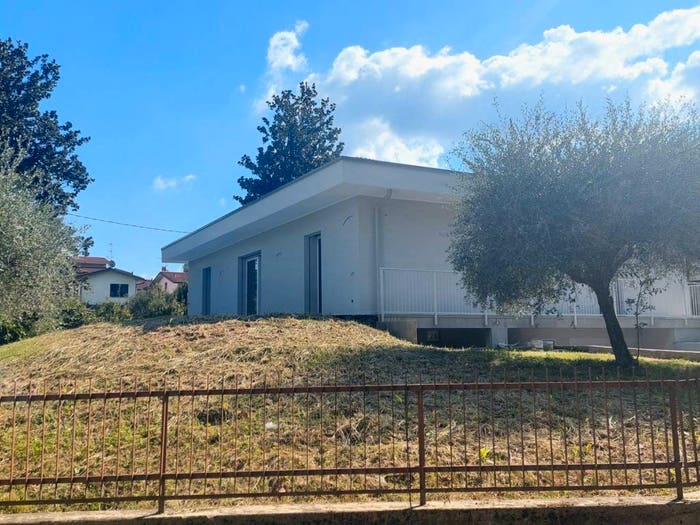 Casa con 6 locali in vendita in Via San Rocco, Garlate