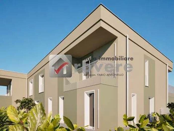 Appartamento con 6 locali in vendita in Pezzan, Carbonera