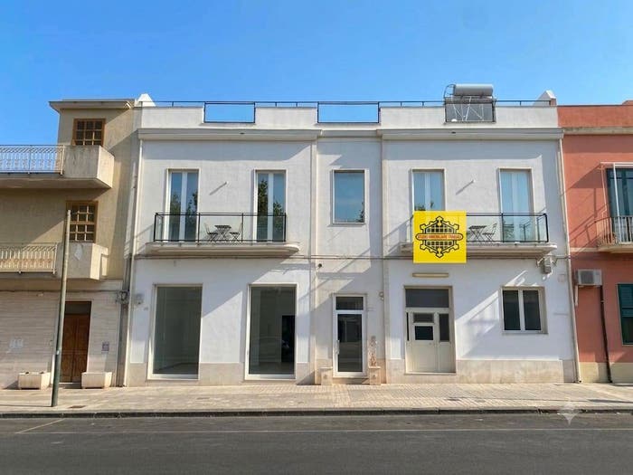 Casa con 6 locali in vendita in Viale Corrado Santuccio, Centro, Avola