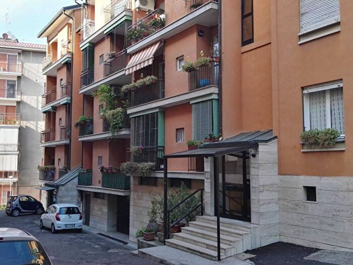 Appartamento trilocale in vendita in Fanfani, Lodi