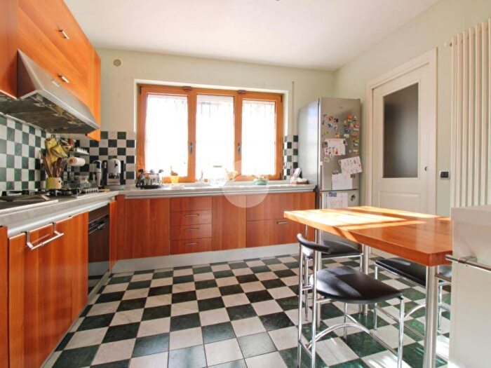 Appartamento con 6 locali in vendita in Via Felice Barnabei, Centro, Teramo