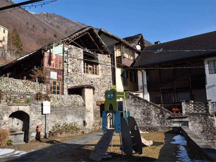 Casa con 6 locali in vendita in Località Vigino, Molini, CalascaCastiglione