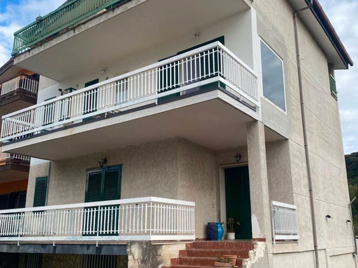 Casa con 6 locali in vendita in Via Padova, Centro, Battipaglia