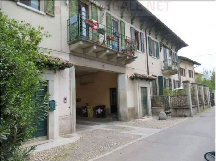 Appartamento con 6 locali in vendita in Via Riviera, Pavia