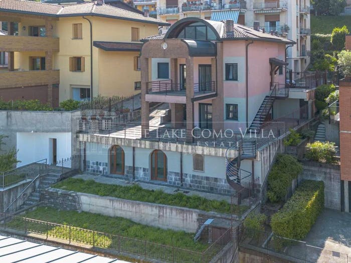 Casa con 6 locali in vendita in Via Innocenzo Guaita, Como Sole, Como