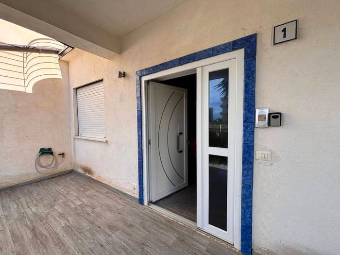 Appartamento quadrilocale in vendita in Via Lungomare Colonna, Villa Margi, Reitano