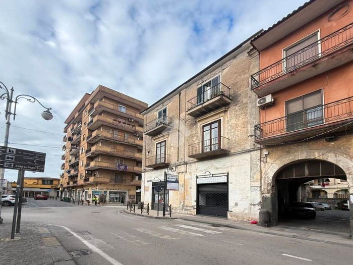 Casa con 5 locali in vendita in Via Giovanni da Procida, Centro, Angri