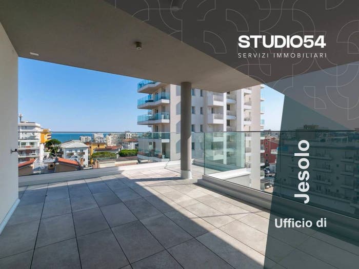 Appartamento quadrilocale in vendita in Via delle Ninfee, Lido Centro Ovest, Jesolo