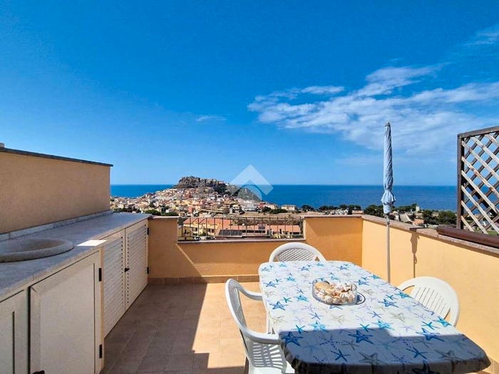 Appartamento bilocale in vendita in Via Eleonora D'Arborea, Centro, Castelsardo