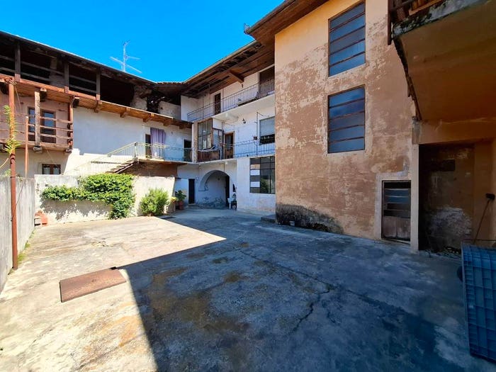 Casa con 6 locali in vendita in Via Giuseppe Mazzini, Auzate, Gozzano