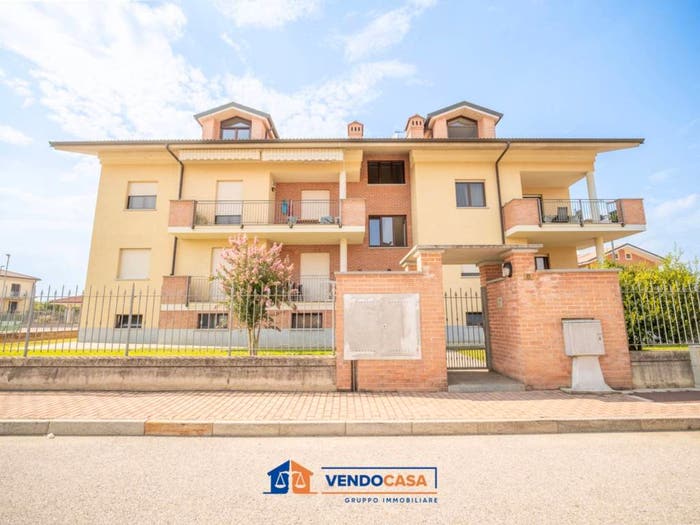 Appartamento con 6 locali in vendita in Via Tommaso Lorenzone, Pancalieri