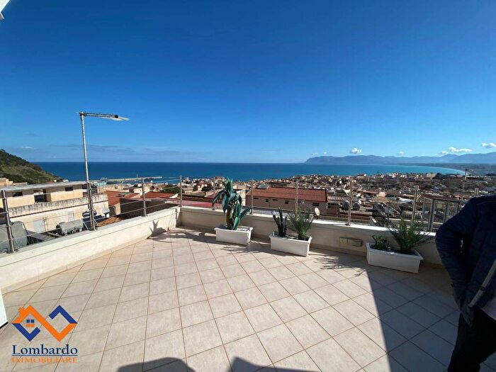 Casa con 6 locali in vendita in Via Giovanni Amendola, Centro, Castellammare del Golfo