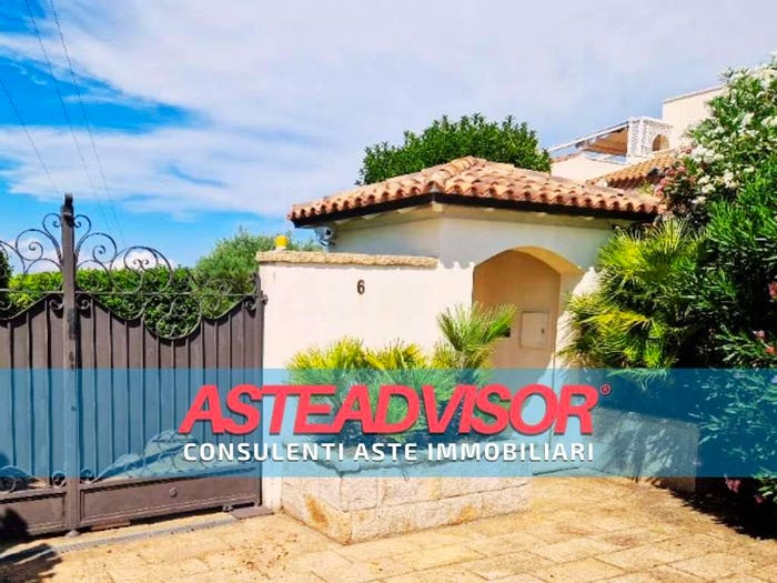 Casa con 6 locali in vendita in Via Muntiggioni, Telti