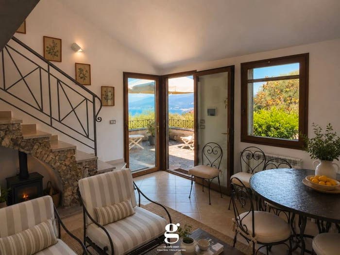 Casa con 6 locali in vendita in Loc Tempa delle rose snc, Centro, Ascea