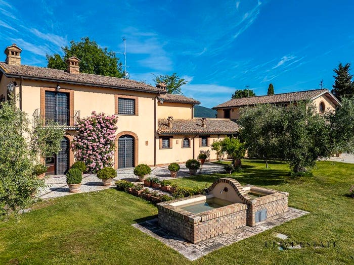 Casa con 6 locali in vendita in Torri in Sabina