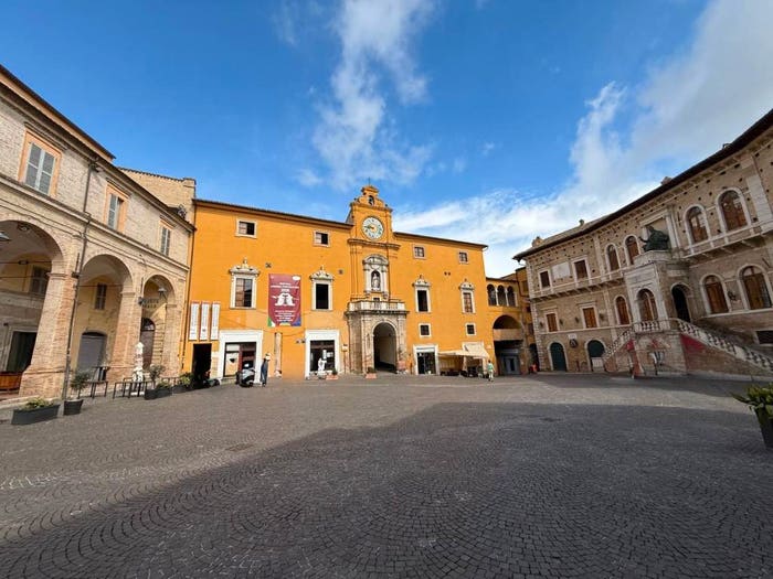 Appartamento con 6 locali in vendita in Piazza del Popolo, Centro, Fermo