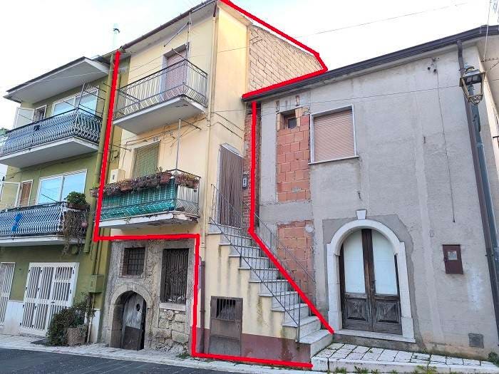 Casa con 5 locali in vendita in Via Roma, Villamaina