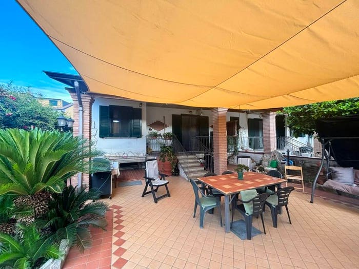 Casa con 6 locali in vendita in Via Santa Margherita, Montoro