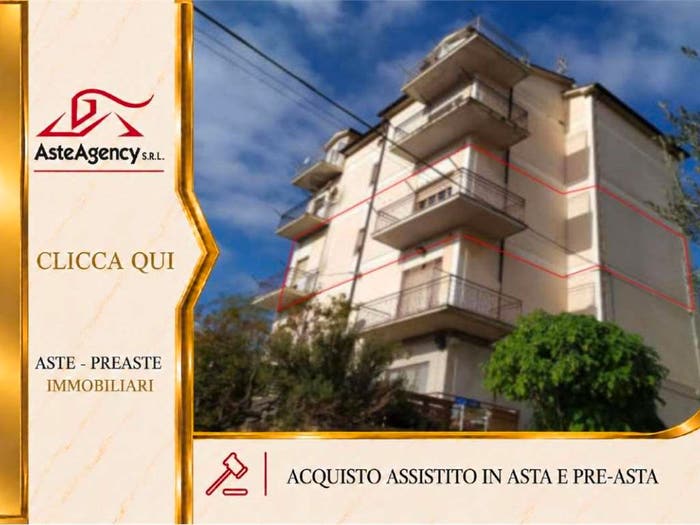 Appartamento con 5 locali in vendita in Contrada S Petronilla Fermo FM Italia, Centro, Fermo