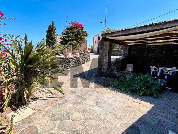 Casa con 5 locali in vendita in Via Delle Buganville, Kamma, Pantelleria