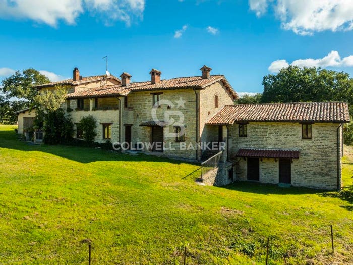Casa con 6 locali in vendita in Frazione Santa Margherita, Gubbio