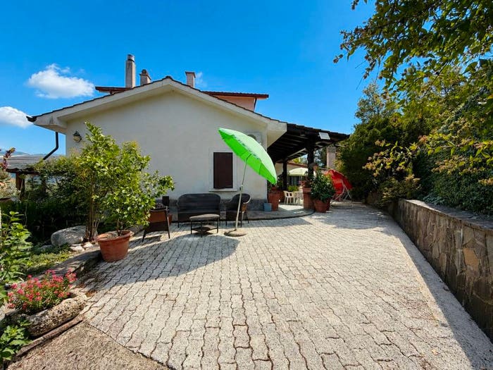 Casa con 6 locali in vendita in Contrada Gizzi, Fontechiari