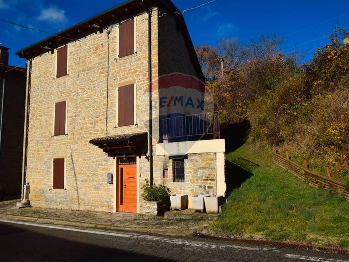 Casa quadrilocale in vendita in Via Ariolla, Ariolla, Neviano degli Arduini