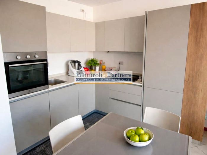 Appartamento trilocale in vendita in Via Mezzocolle, Desenzano Centro, Desenzano del Garda