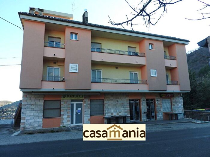 Casa in vendita in Strada Provinciale Frontone Serra, Centro, Serra Sant'Abbondio