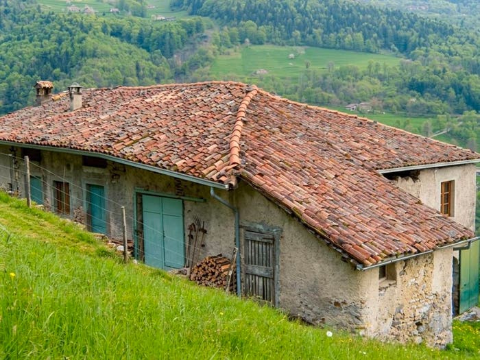 Casa con 6 locali in vendita in Via Capo di Casa, Artogne