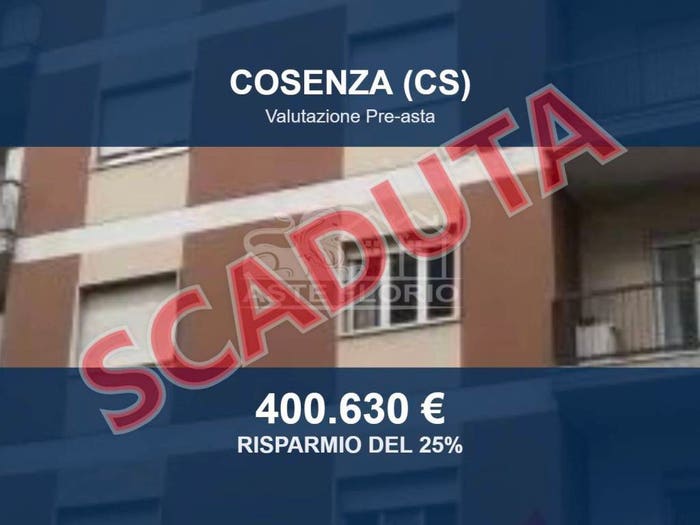 Appartamento con 6 locali in vendita in Via Donato Bendicenti, Centro Storico Serra Soprana, Cosenza