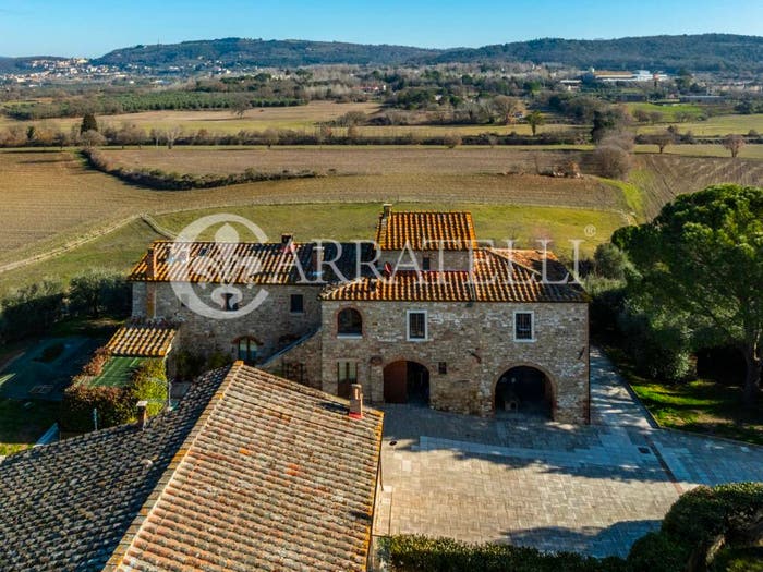 Casa con 6 locali in vendita in Via Lauretana Antica, Centro, Asciano