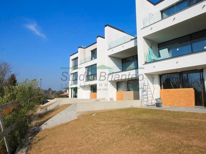 Casa con 5 locali in vendita in Viale Rimembranze, Centro, Carugo