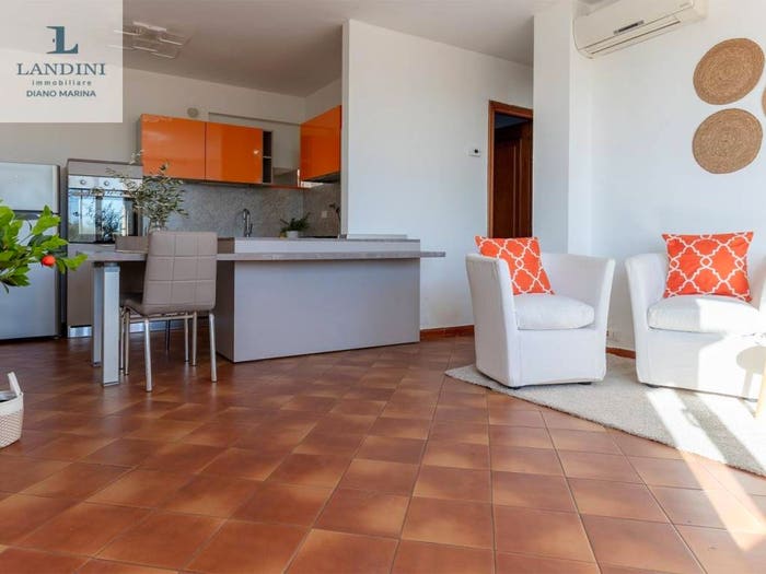 Appartamento trilocale in vendita in Via Diano Castello, Centro, Diano Castello
