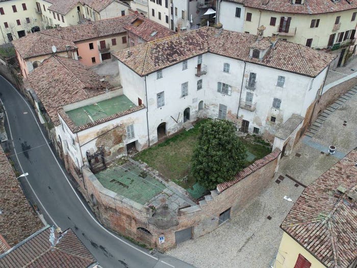 Casa con 6 locali in vendita in via Afieri, Centro, Castagnole delle Lanze