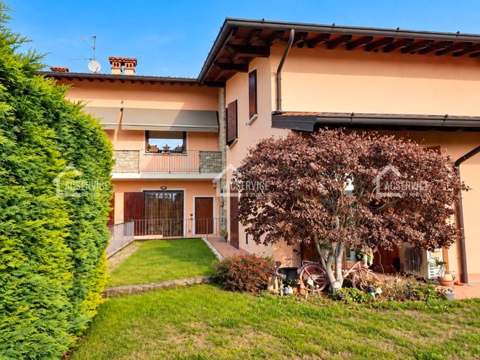 Appartamento con 5 locali in vendita in Via Montenero, Centro, Rovato
