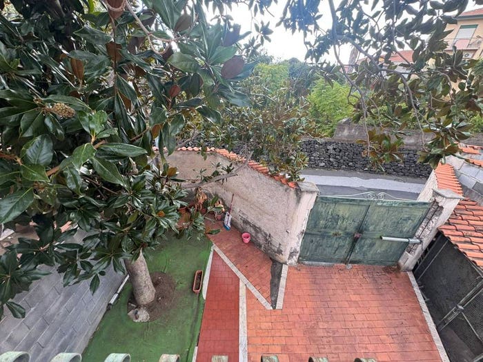 Casa con 6 locali in vendita in Via San Zenone, San Giovanni Galermo, Catania
