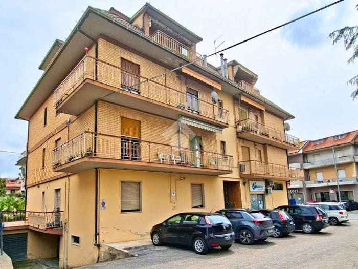 Appartamento quadrilocale in vendita in Via Francesco Crispi, Piattoni Villa Sant'Antonio, Castel di Lama