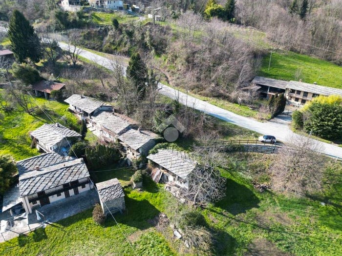 Casa trilocale in vendita in Via Cave, Bagnolo Piemonte