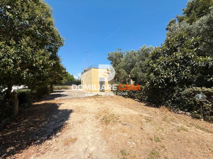 Casa trilocale in vendita in Strada Comunale Leverano, Arnesano