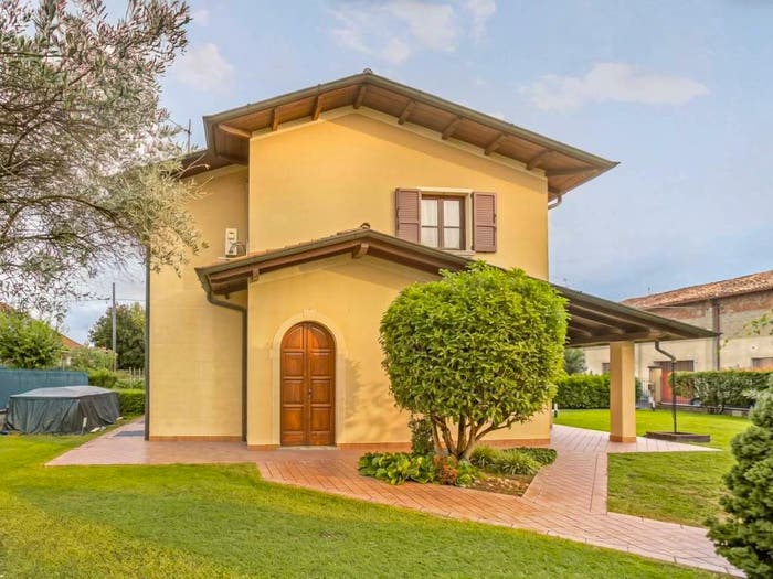 Casa quadrilocale in vendita in Viale Gandini, Centro, Quinzano d'Oglio