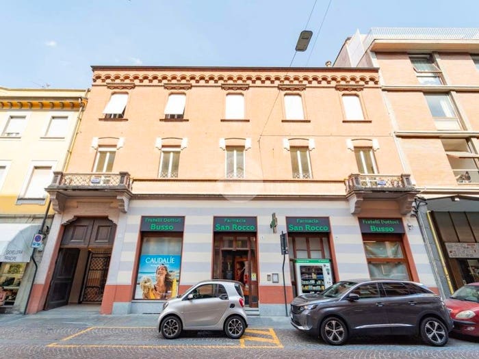 Appartamento con 5 locali in vendita in Via Principi di Piemonte, Centro, Bra