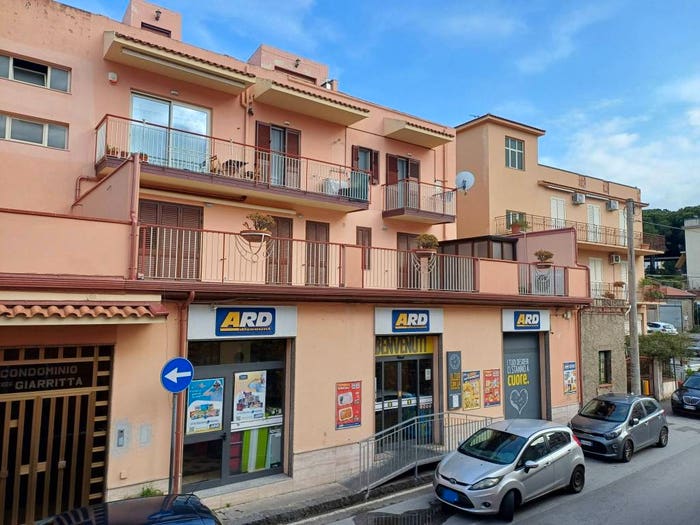 Casa quadrilocale in vendita in Via Agrigento, Centro, Patti