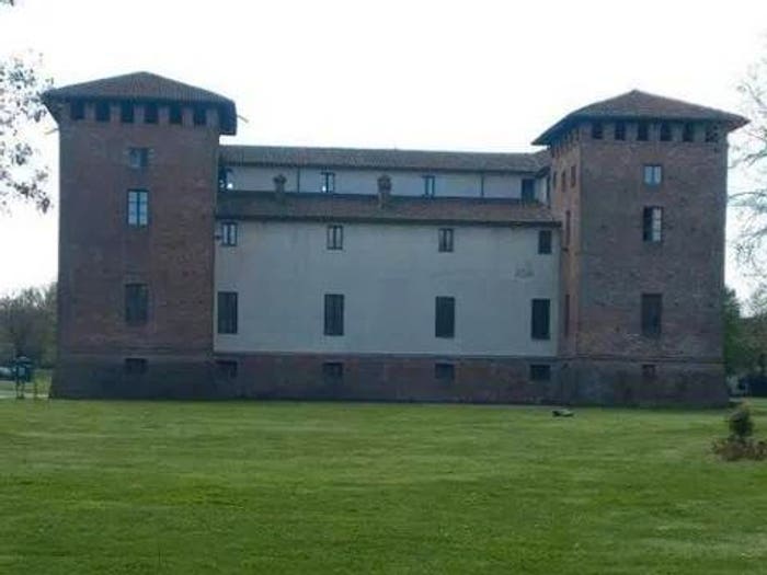 Casa quadrilocale in vendita in Cascina Tolcinasco No Number, Pieve Emanuele